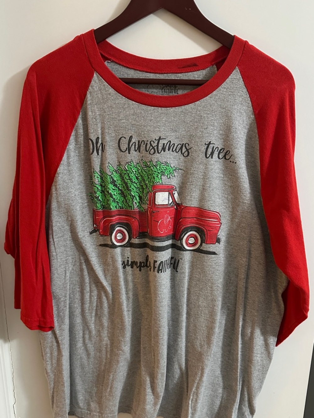 Women's Simply Faithful Grey & Red Raglan 3/4 Sleeve Tee w/ Red Christmas Truck